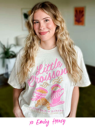 Emily Henry: Little Croissant Coffee Bar unisex t-shirt
